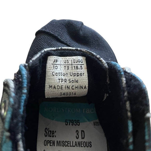 NWT Infant TOMS Navy Canvas Tiny Slip-On Boots Velcro Closure in size 3D - Picture 7 of 7